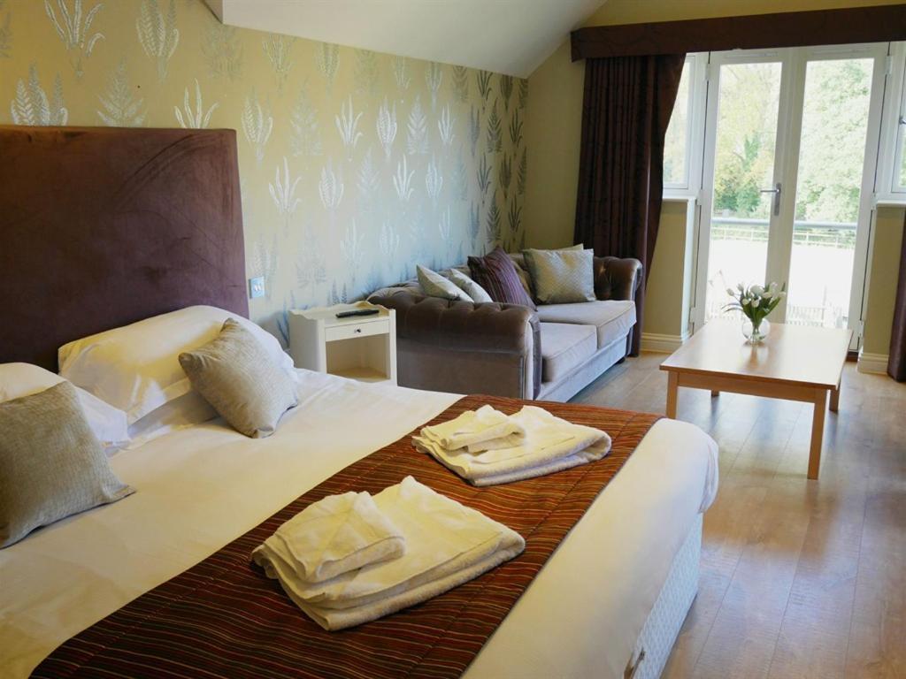 The Sun Inn Swindon Bagian luar foto