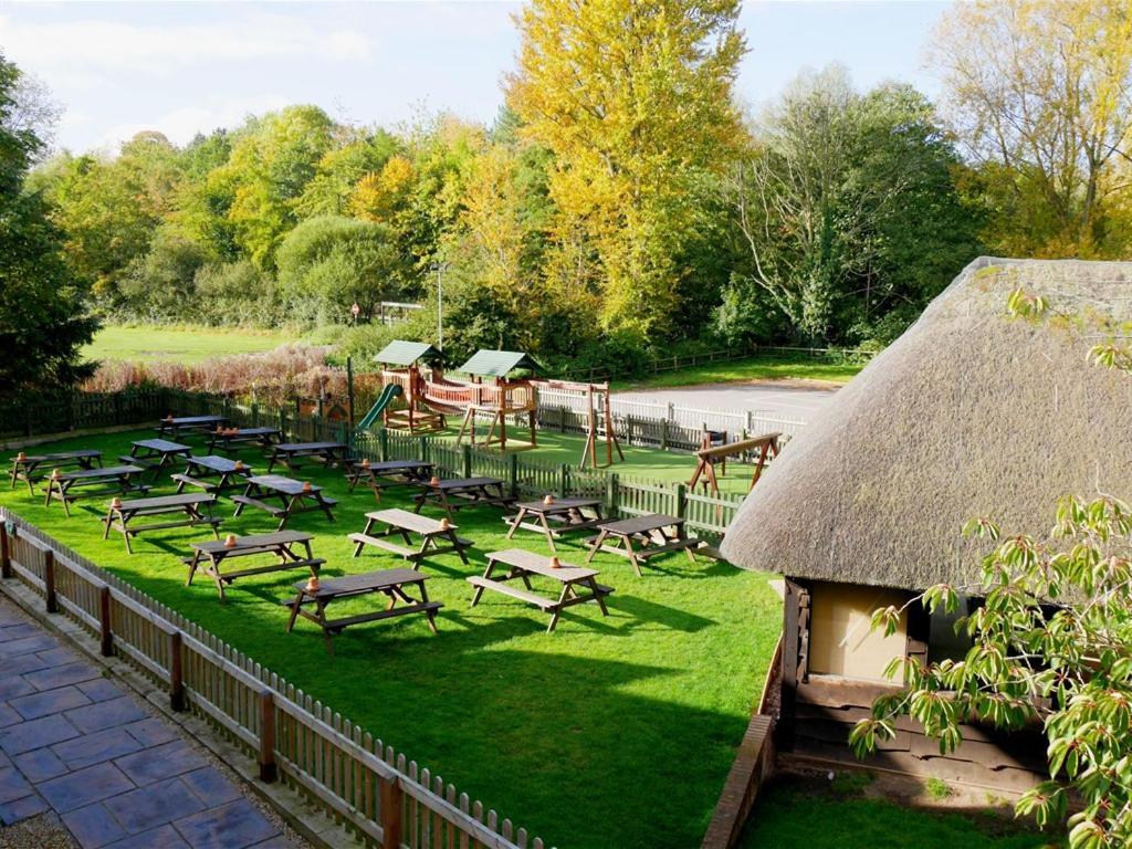 The Sun Inn Swindon Bagian luar foto