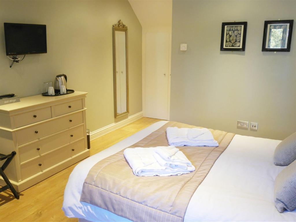 The Sun Inn Swindon Bagian luar foto