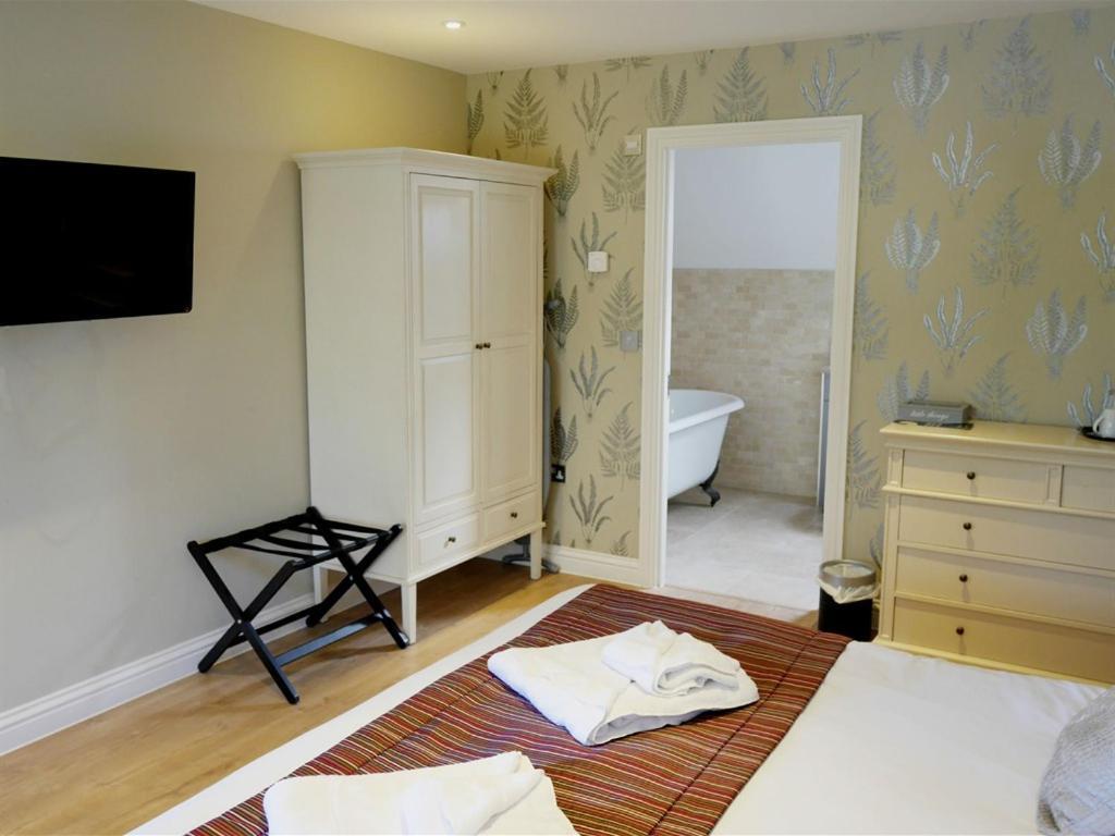 The Sun Inn Swindon Bagian luar foto