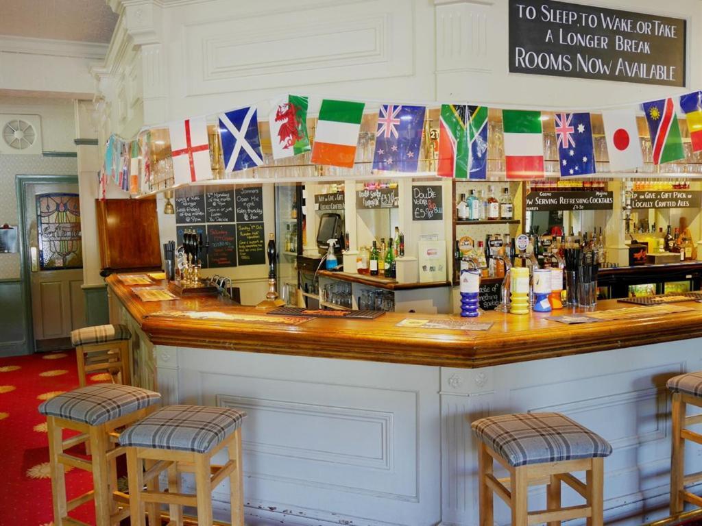The Sun Inn Swindon Bagian luar foto
